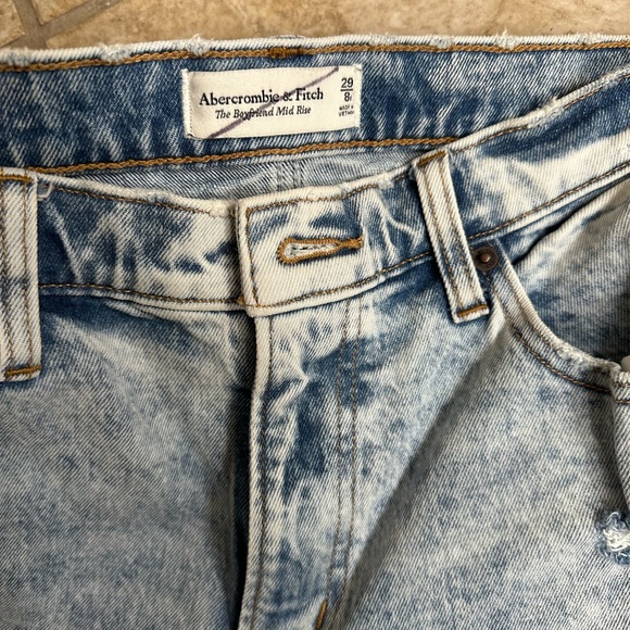Abercrombie boyfriend distressed jeans - Picture 6 of 9